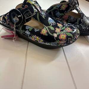 Alegria Donna Clogs in Sew Hope Floral Patent Leather, Model ALG-DON-354, Size 3